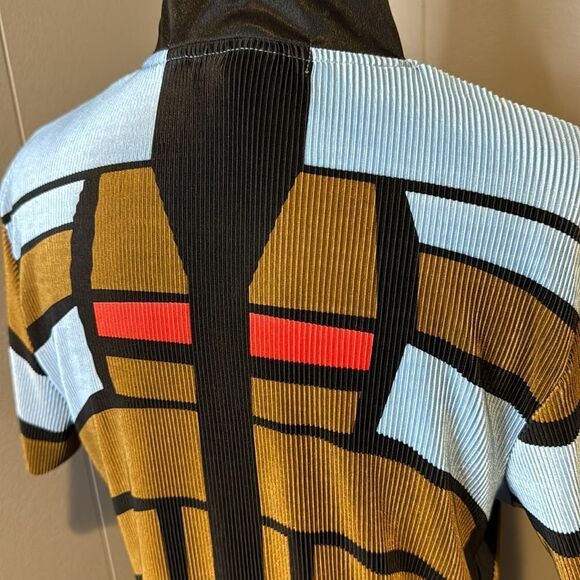 Jamie Sadock silky pleated geometric color block black concave studs 1/4 zip top - Picture 5 of 7